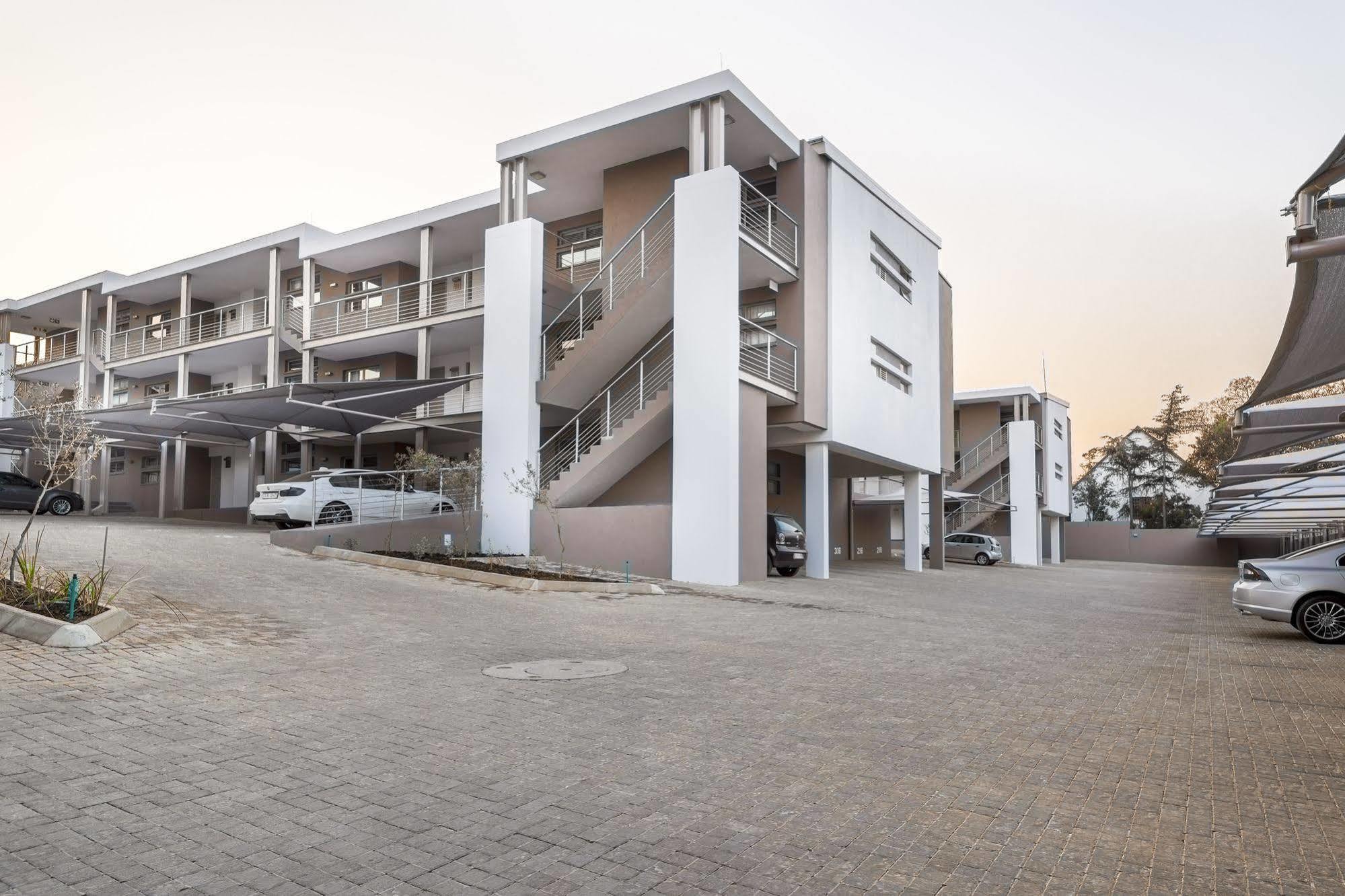 C.A.G - Upper East Side Apartment Sandton Exterior photo
