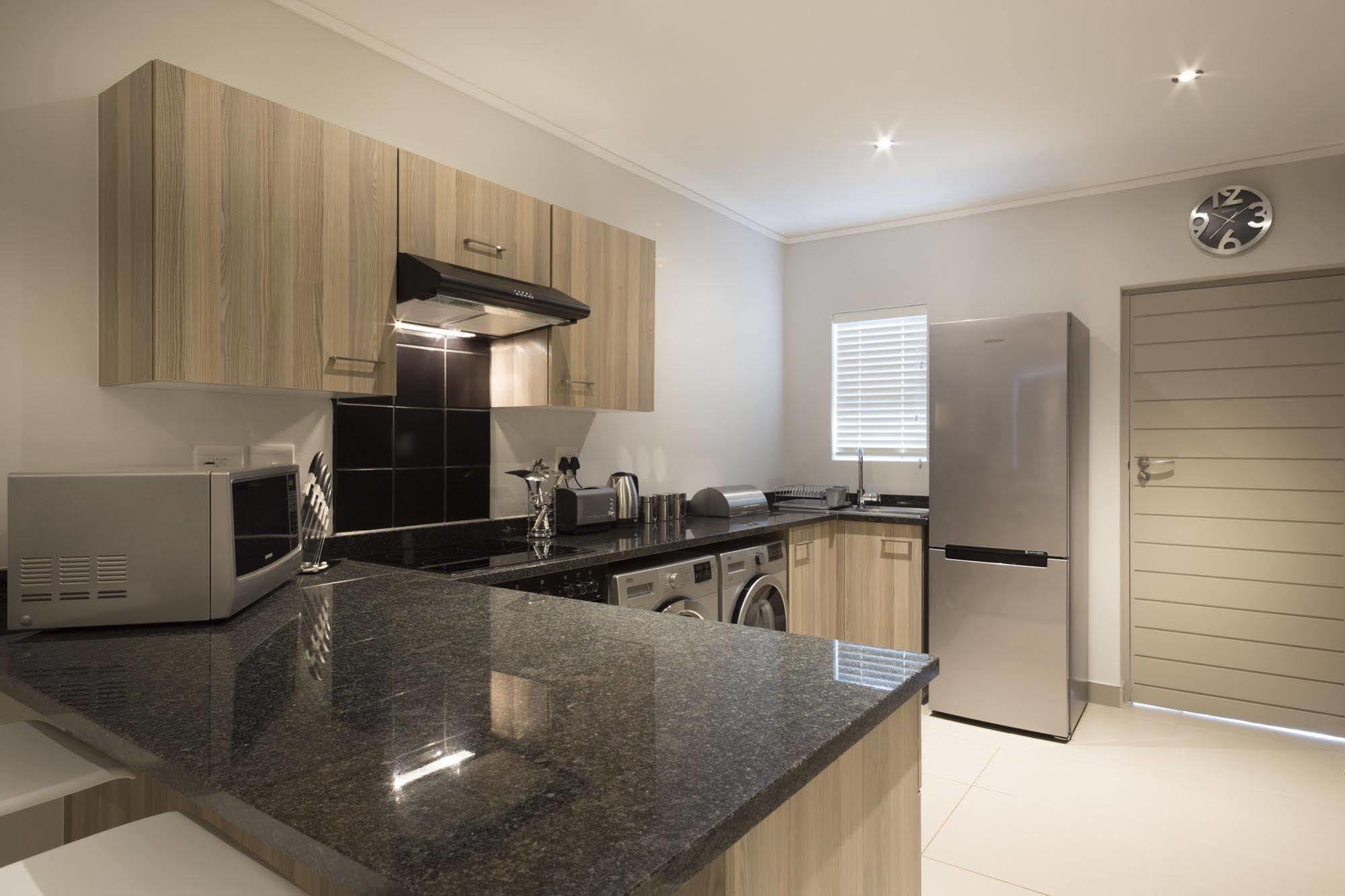 C.A.G - Upper East Side Apartment Sandton Exterior photo